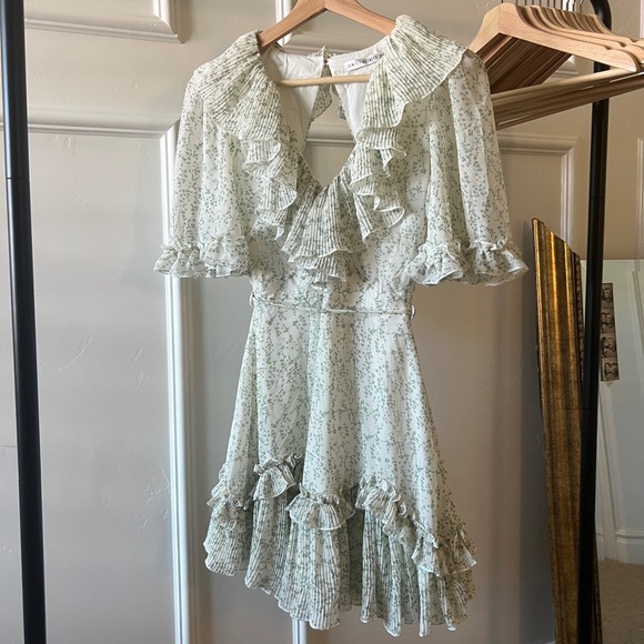 Lulu’s|saints and secrets|open-back, white and green ruffle mini dress. Size: XS - Picture 3 of 4